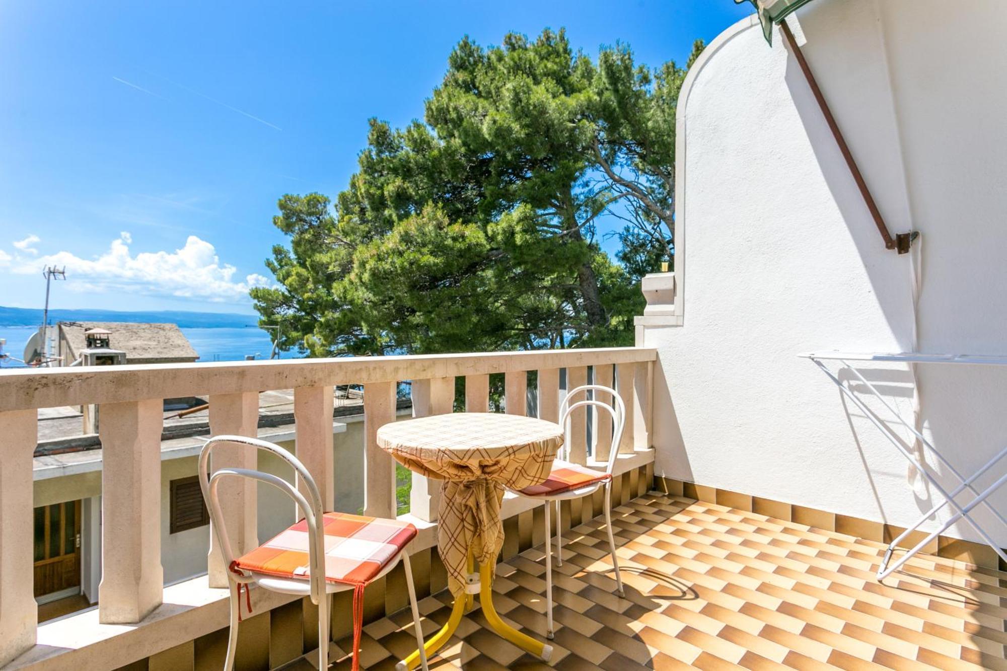 Apartments By The Sea Brela, Makarska - 18356 Exterior photo