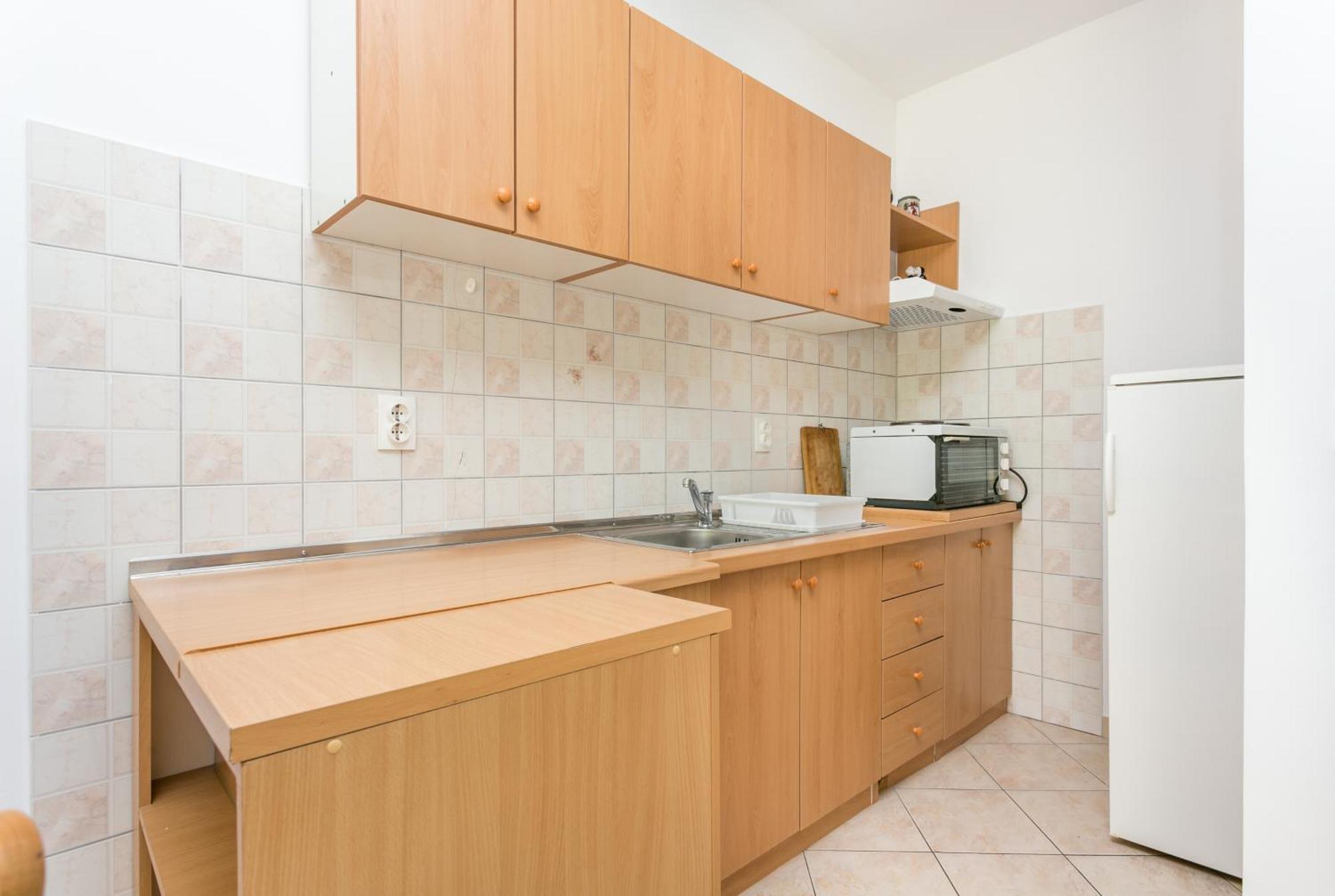 Apartments By The Sea Brela, Makarska - 18356 Exterior photo