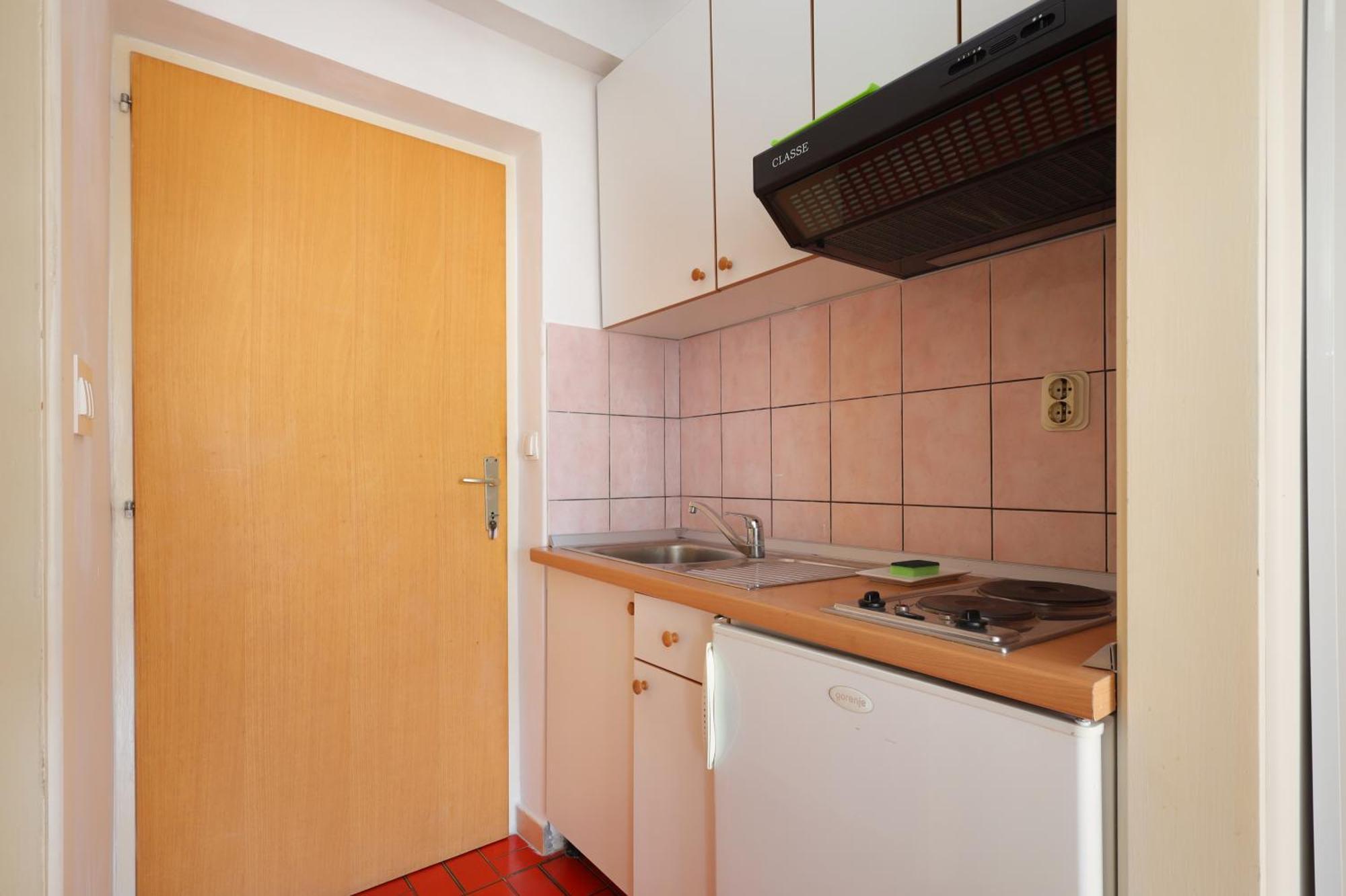 Apartments By The Sea Brela, Makarska - 18356 Room photo