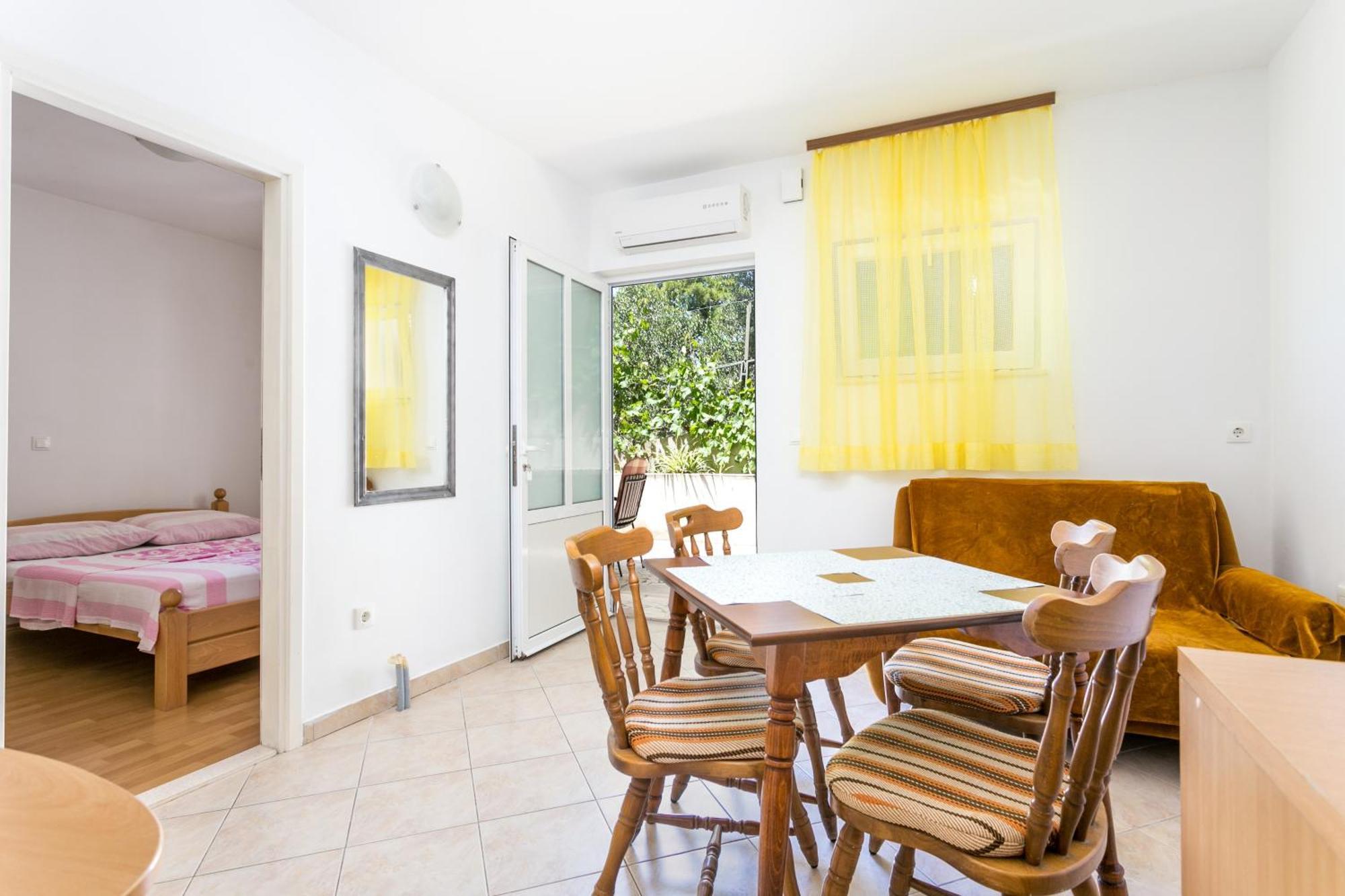 Apartments By The Sea Brela, Makarska - 18356 Room photo